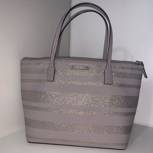 Kate Spade glitter purse comes with dust bag